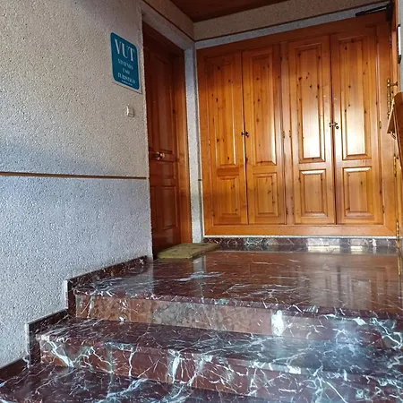 Puerta Del Pirineo Apartment