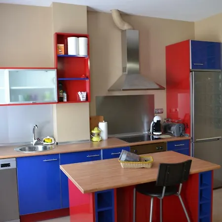 Puerta Del Pirineo Apartment